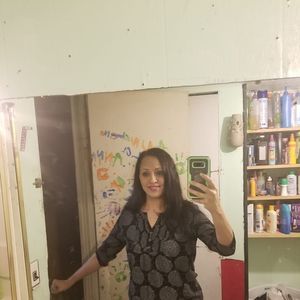 Meet your Posher, Dee